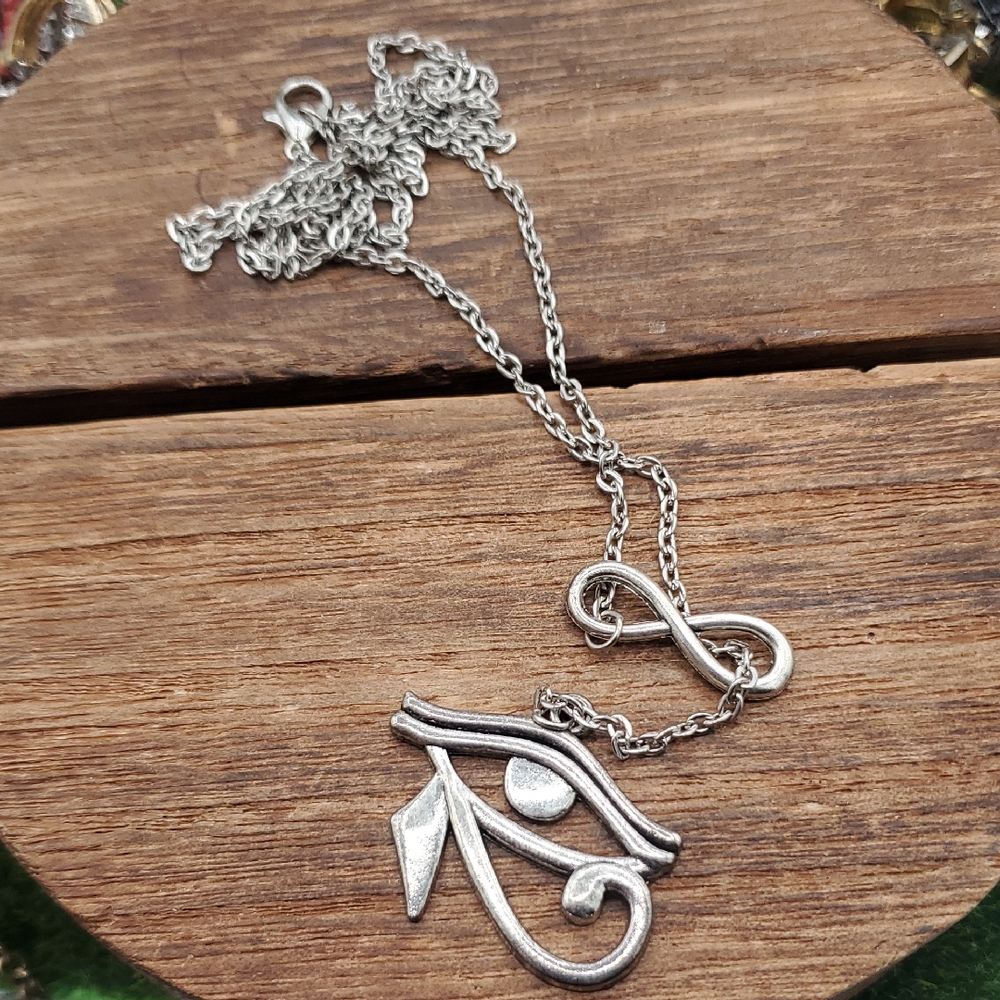 Silver Eye of Horus Pendant Necklace 3.7 G Sterling Silver Pemdant 28 Inch N3916
